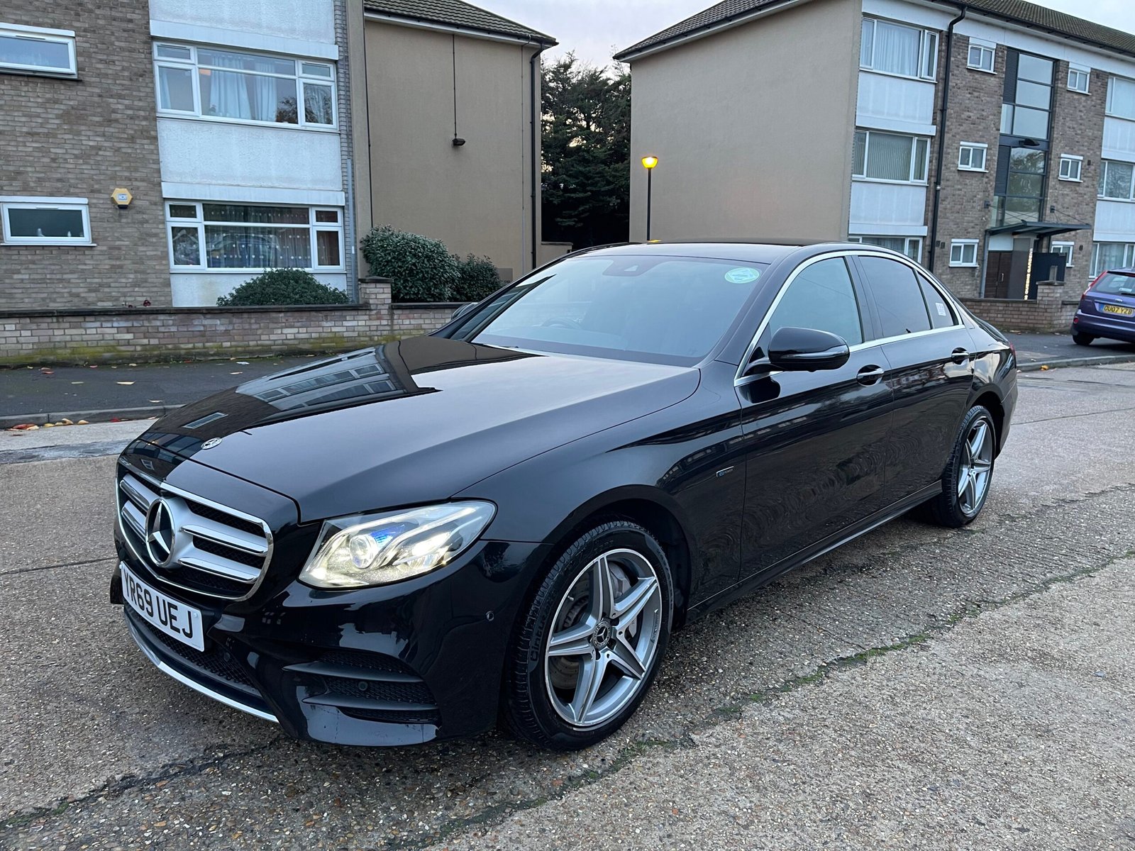 MERCEDES BENZ E300DE