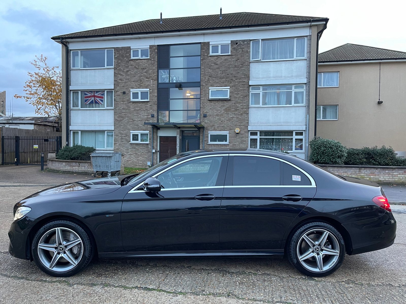 MERCEDES BENZ E300DE