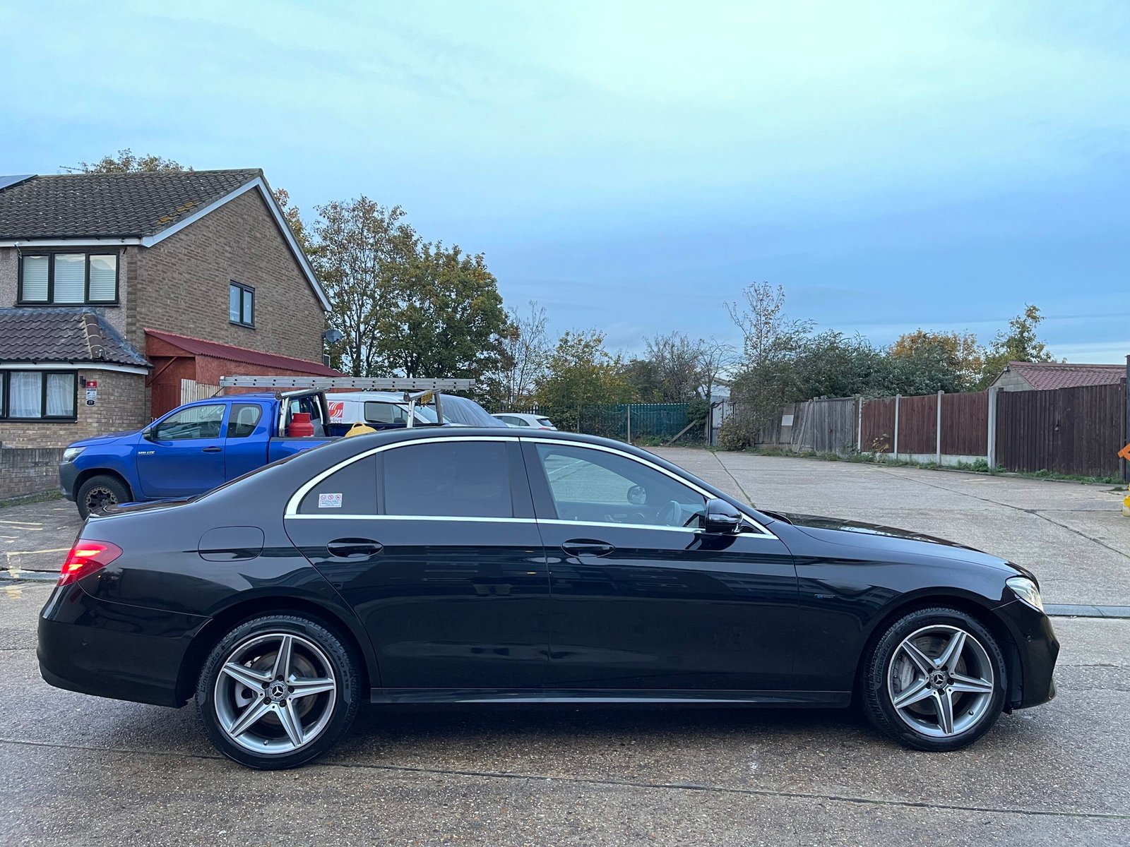 MERCEDES BENZ E300DE