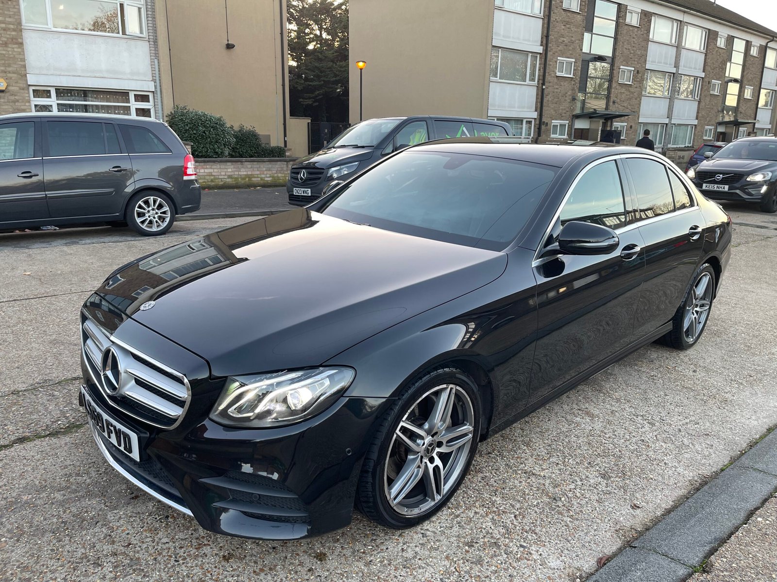 MERCEDES BENZ E220D