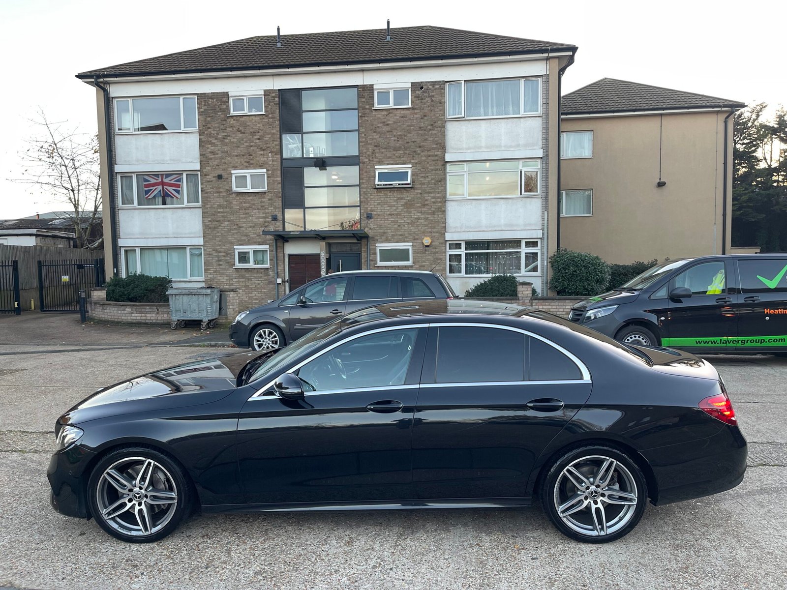 MERCEDES BENZ E220D