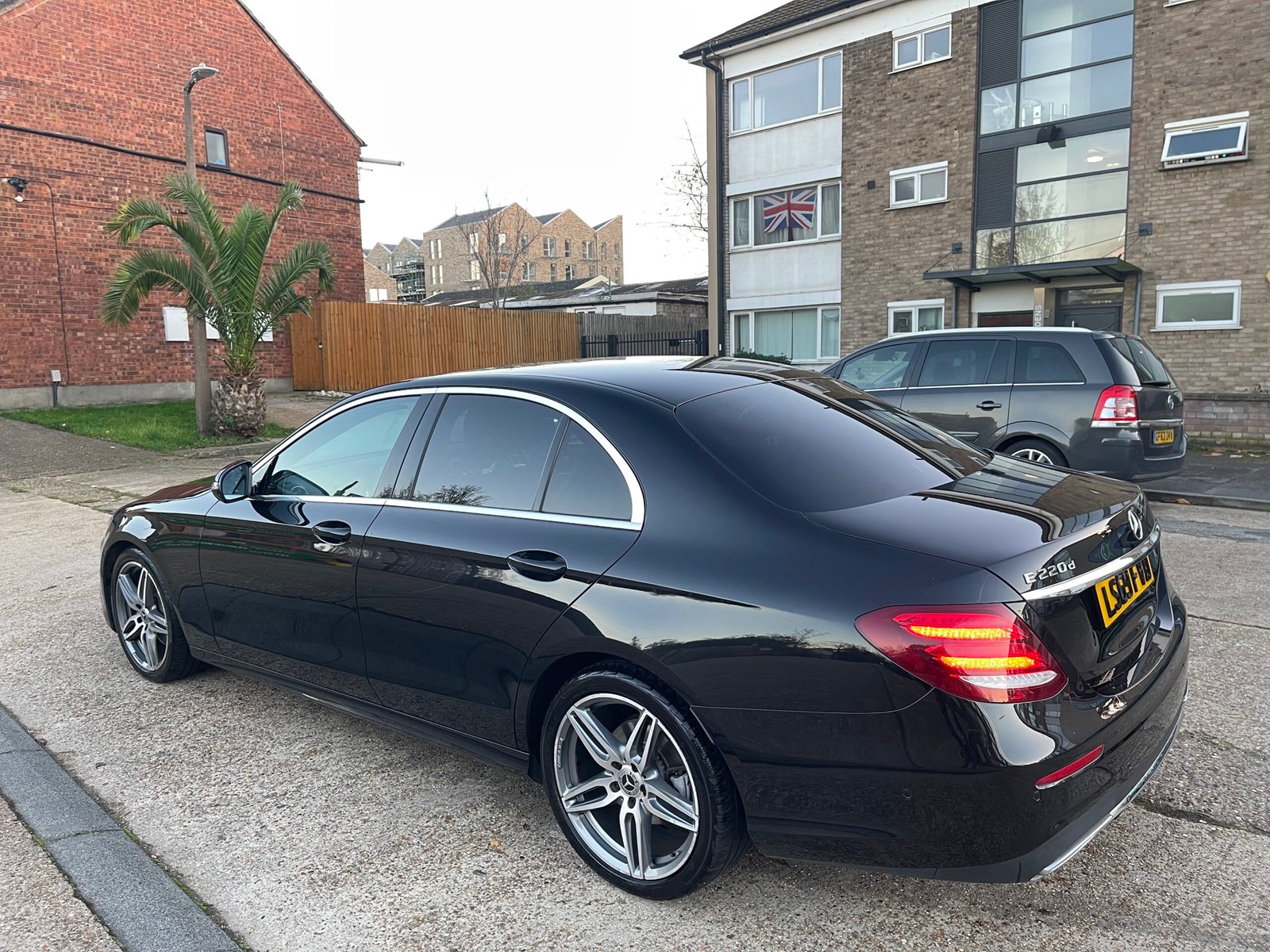 MERCEDES BENZ E220D